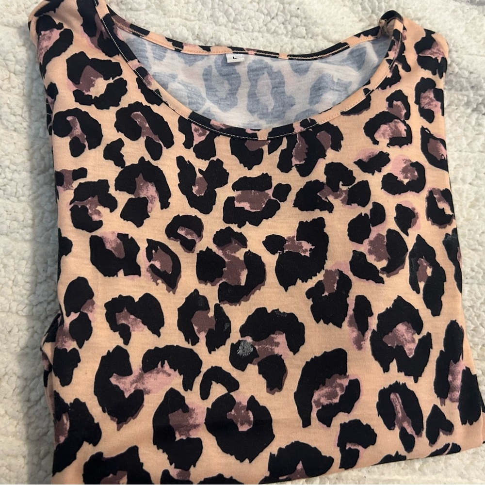 Stylish and comfy Leopard Print 1/4 Sleeve blouse